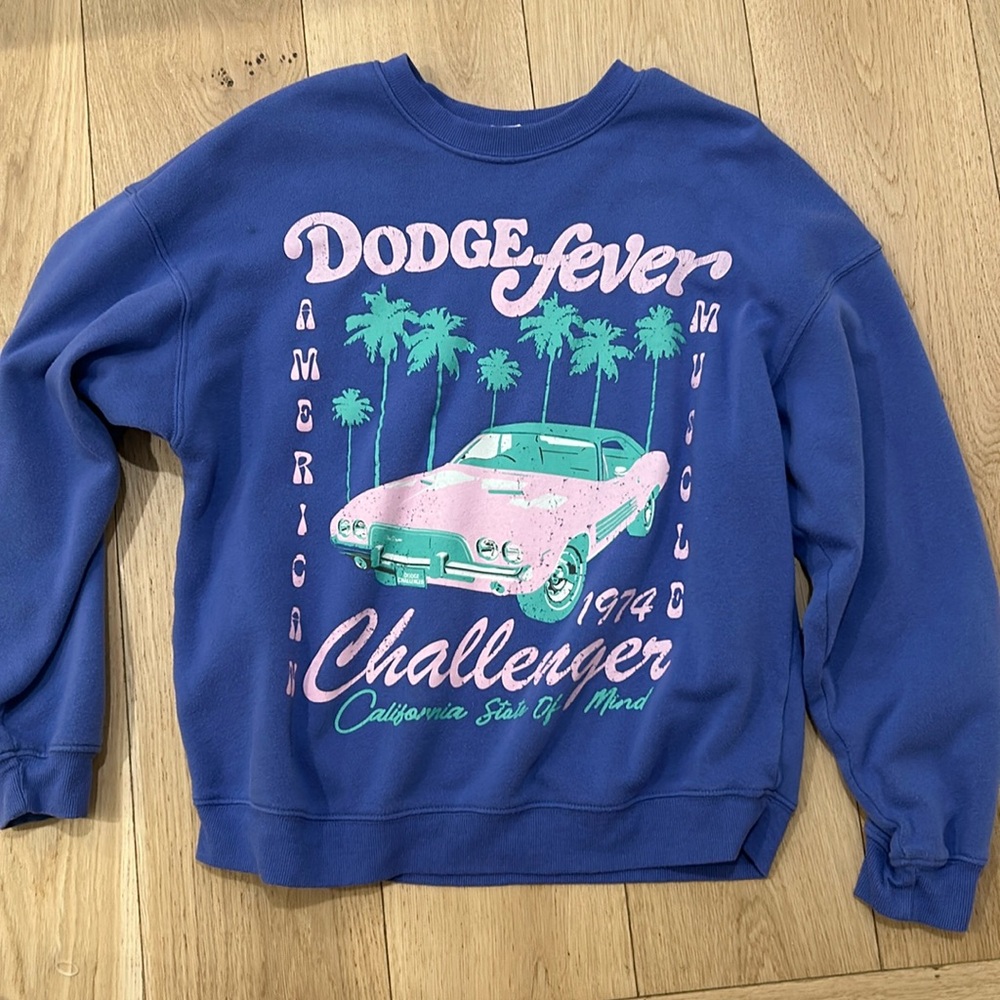 This is a dodge sweatshirt in size small